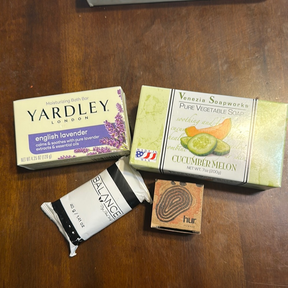 Set of 4 soap bars